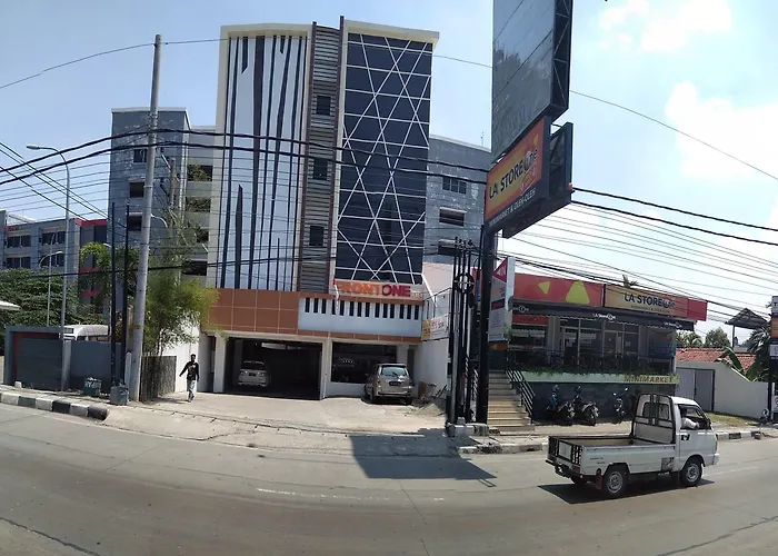 Front One Inn Semarang